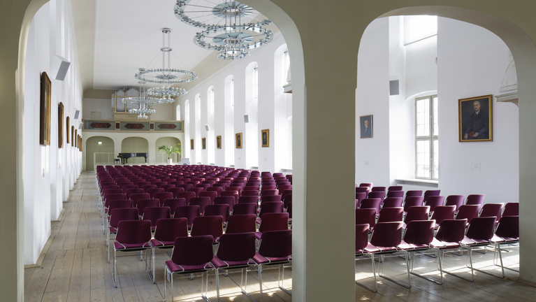 Innenansicht des imposanten Freylinghausen-Saals