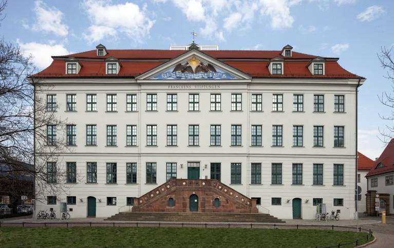 Die Fassade des Historischen Waisenhauses
