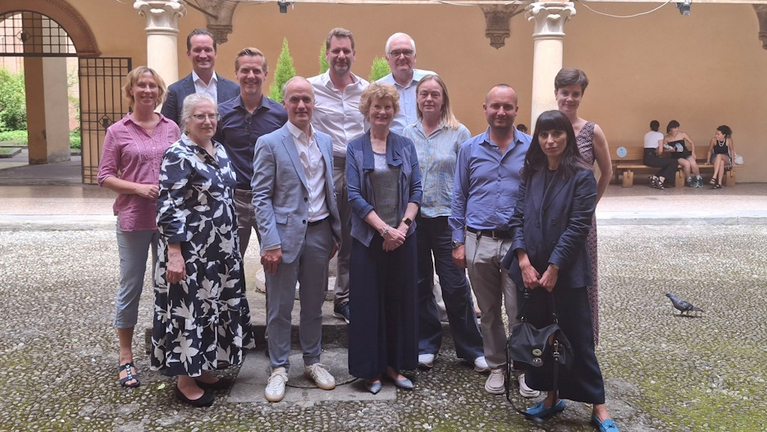 Gruppenfoto der Teilnehmer:innen des Workshops der Alliance of Early Universal Museums in Bologna